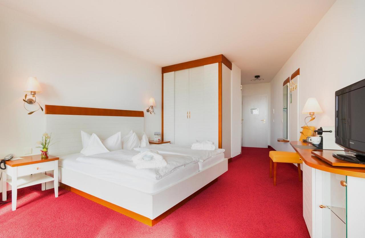 Hotel Faehrhaus Norddeich  Exterior photo